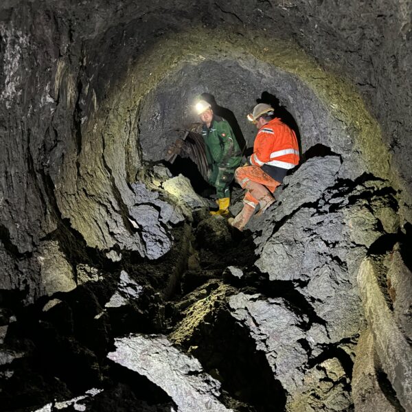 Stollen-Sanierung in Hall in Tirol: Herstellen einer neuen Innenschale auf einer Länge von 800 Meter und 78 Meter Auffahren eines neuen Stollens mittels Bagger und Sprengvortrieb