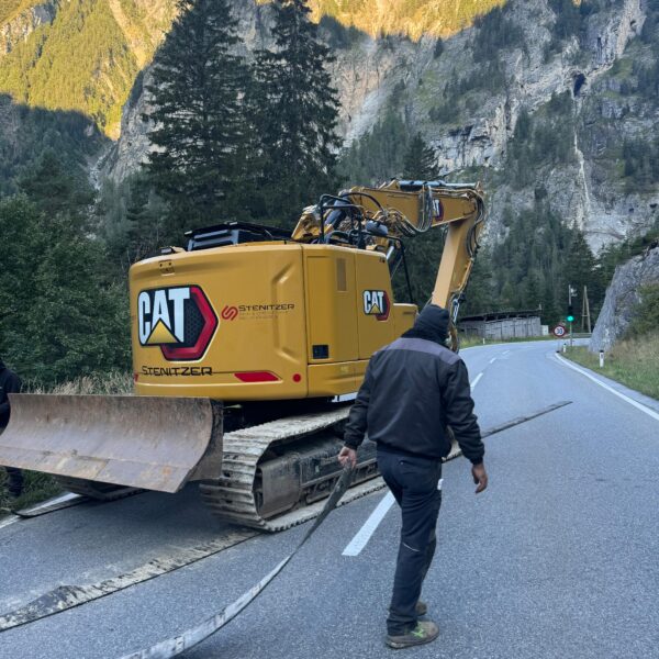 Sprengarbeiten am Reschenpass in Nauders für eine Straßenverbreiterung am Pass