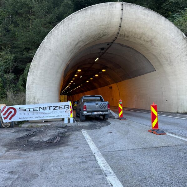 Sicherungsarbeiten bei einem Bestandstunnel: Sicherung des Gebirges mittels Kunstharz